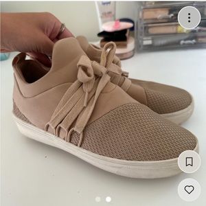 Steve Madden Lancer Sneaker.